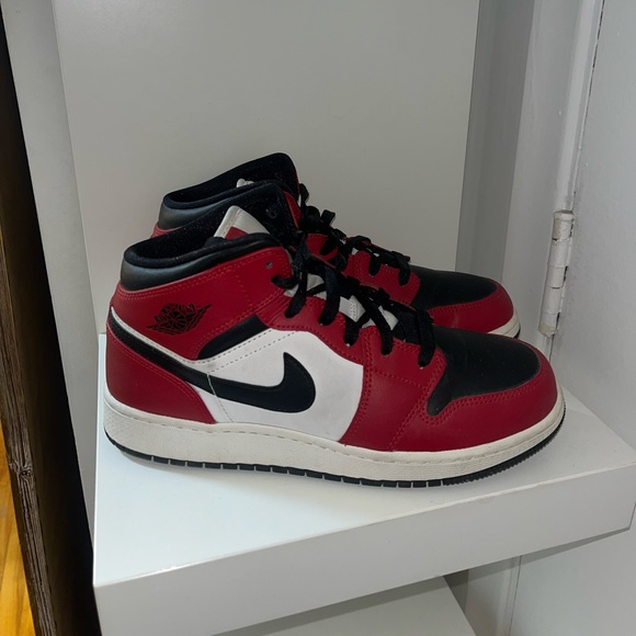 Air jordan 1 mid - Picture 1 of 4